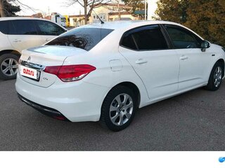 2016 Citroen C4 II, белый, 1000000 рублей, вид 3