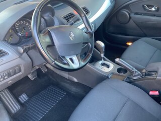 2010 Renault Fluence I, бежевый, 890000 рублей, вид 4