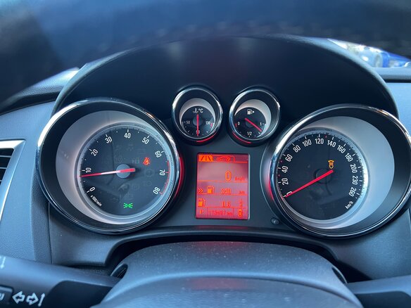 2015 Opel Astra J Рестайлинг, белый, 1099000 рублей - вид 12