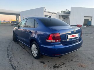 2017 Volkswagen Polo V Рестайлинг, синий, 1100000 рублей, вид 4