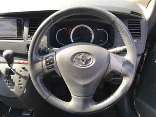 2009 Toyota ISis I Рестайлинг, серый, 1400000 рублей, вид 2