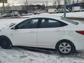 2014 Hyundai Solaris I Рестайлинг, белый, 650000 рублей, вид 4
