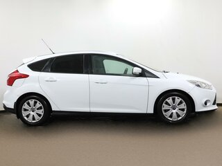2013 Ford Focus III, белый, 723000 рублей, вид 3