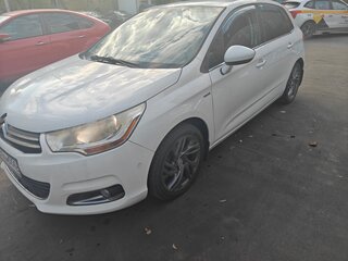 2011 Citroen C4 II, белый, 630000 рублей, вид 1