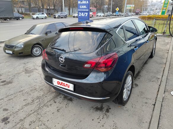 2013 Opel Astra J Рестайлинг, чёрный, 660000 рублей - вид 3