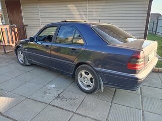 1997 Mercedes-Benz C-Класс 180 I (W202) Рестайлинг, синий, 440000 рублей, вид 2