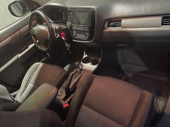 2016 Mitsubishi Outlander III Рестайлинг 2, чёрный, 1520000 рублей - вид 10