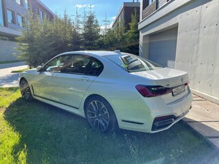 2020 BMW 7 серии 750d xDrive VI (G11/G12) Рестайлинг, белый, 9990000 рублей, вид 5