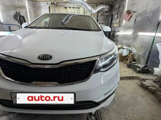 2017 Kia Rio III Рестайлинг, белый, 600000 рублей, вид 1