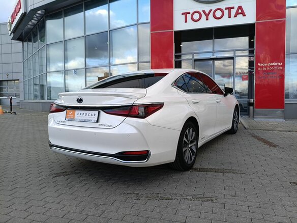 2018 Lexus ES 300h VII, белый, 4200000 рублей - вид 21