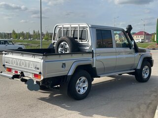 2022 Toyota Land Cruiser 79 70 Series Рестайлинг 1, серебристый, 6500000 рублей, вид 3
