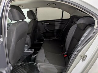 2019 Skoda Rapid I Рестайлинг, белый, 925000 рублей, вид 3