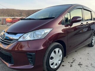 2015 Honda Freed I Рестайлинг 2, красный, 1480000 рублей, вид 3