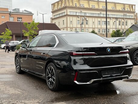 2025 BMW 7 серии 740i xDrive VII (G70), чёрный, 11390000 рублей, вид 2