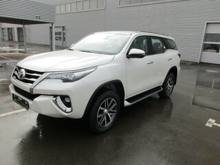 2019 Toyota Fortuner II, белый, 5300000 рублей, вид 2