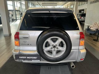 2002 Toyota RAV4 II (XA20), серебристый, 595000 рублей, вид 4