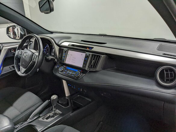 2018 Toyota RAV4 IV (XA40) Рестайлинг, чёрный, 2790000 рублей - вид 18