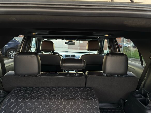 2016 Ford Explorer V Рестайлинг, белый, 2700000 рублей - вид 13