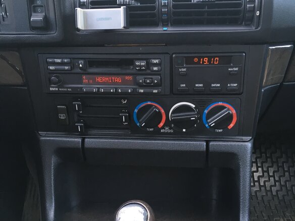 1994 BMW 5 серии 520i III (E34), голубой - вид 11