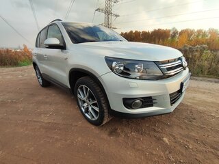 2013 Volkswagen Tiguan I Рестайлинг, серебристый, 1580000 рублей, вид 3