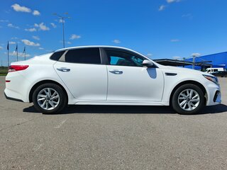 2019 Kia Optima IV Рестайлинг, белый, 1800000 рублей, вид 2