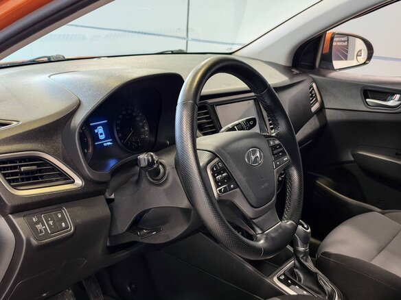 2017 Hyundai Solaris II, оранжевый, 1247000 рублей - вид 6