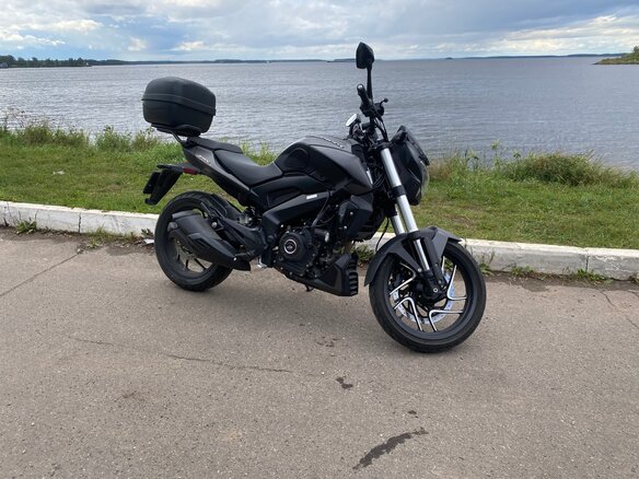 2020 Bajaj Dominar 400, чёрный, 300000 рублей - вид 1