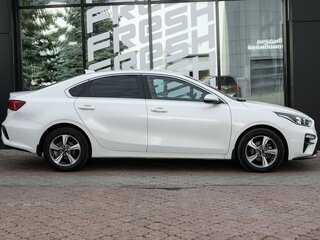 2021 Kia Cerato IV Рестайлинг, белый, 2079000 рублей, вид 5