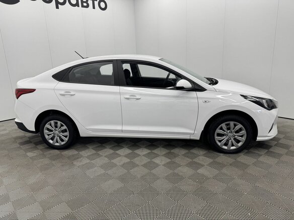 2022 Hyundai Solaris II Рестайлинг, белый, 1540000 рублей - вид 3