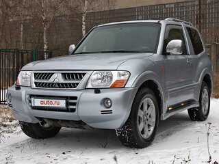 2005 Mitsubishi Pajero III Рестайлинг, серебристый, 1550000 рублей, вид 1