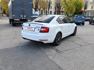 2019 Skoda Octavia III (A7) Рестайлинг, белый, 1750000 рублей, вид 4