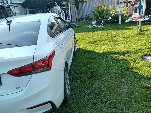 2018 Hyundai Solaris II, белый, 1300000 рублей - вид 9
