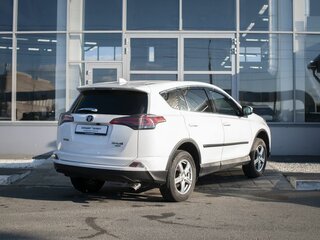 2017 Toyota RAV4 IV (XA40) Рестайлинг, белый, 2150000 рублей, вид 2