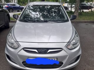 2013 Hyundai Solaris I, серебристый, 1450000 рублей, вид 2