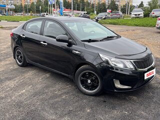 2013 Kia Rio III, чёрный, 420000 рублей, вид 3