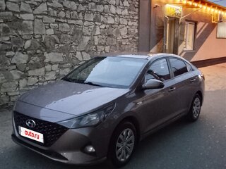 2020 Hyundai Solaris II Рестайлинг, коричневый, 950000 рублей, вид 1