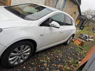 2010 Opel Astra J, белый, 480000 рублей, вид 2