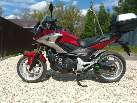 2017 Honda NC 750X, красный, 850000 рублей, вид 3