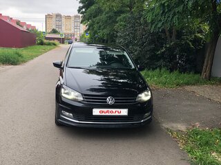 2018 Volkswagen Polo V Рестайлинг, чёрный, 850000 рублей, вид 1