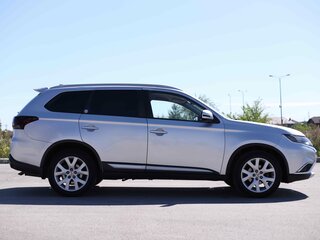 2015 Mitsubishi Outlander III Рестайлинг, серебристый, 1212876 рублей, вид 4