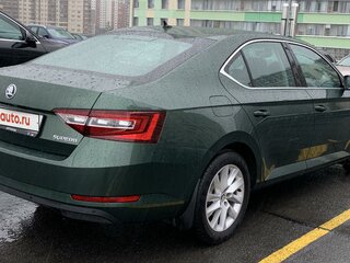 2019 Skoda Superb III, зелёный, 2200000 рублей, вид 2