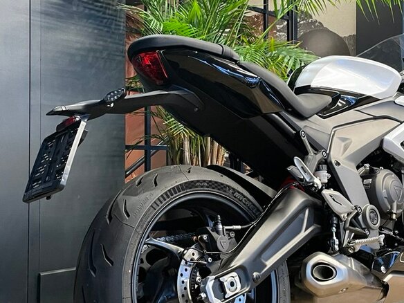 2025 Triumph Daytona 660, белый, 1150000 рублей - вид 7