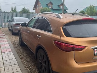 2010 Infiniti FX37 II (S51), золотистый, 1300000 рублей, вид 3