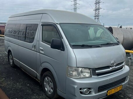 2006 Toyota HiAce, серебристый, 900000 рублей, вид 3