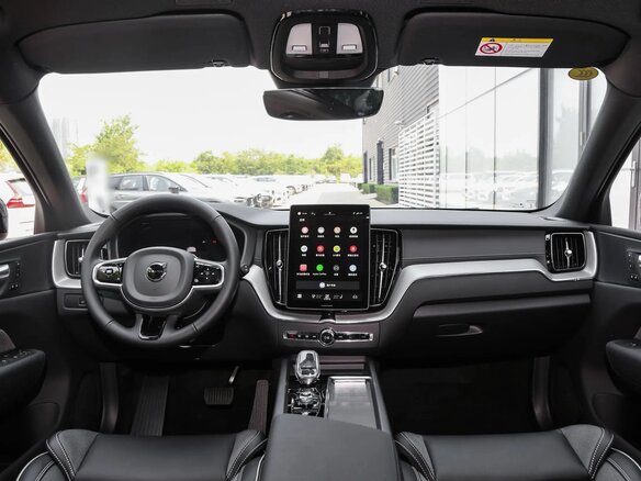 2025 Volvo XC60 II Рестайлинг 2, чёрный - вид 9