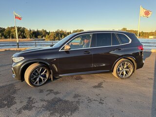 2019 BMW X5 M50d IV (G05/G18), чёрный, 5880000 рублей, вид 4