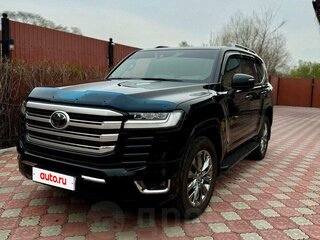 2022 Toyota Land Cruiser 300 Series, чёрный, 12000000 рублей, вид 1