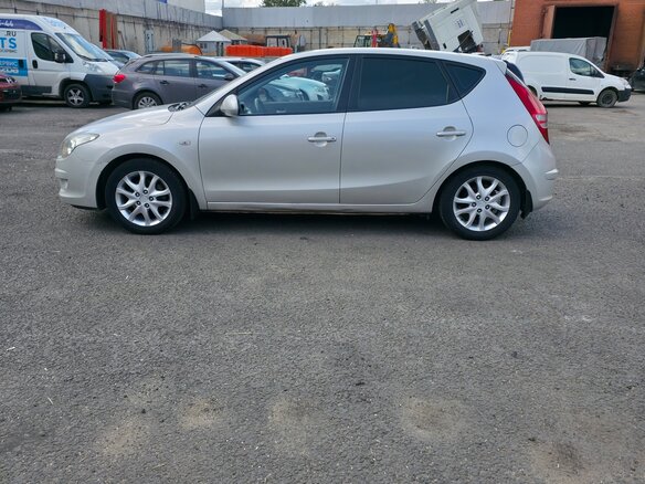 2009 Hyundai i30 I, бежевый, 360000 рублей - вид 1