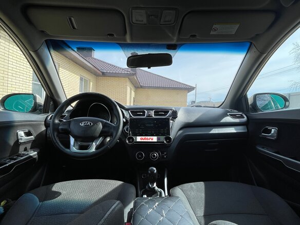 2013 Kia Rio 5-speed III, бежевый, 550000 рублей - вид 8