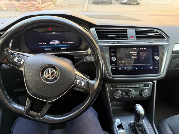 2018 Volkswagen Tiguan II, белый, 2980000 рублей - вид 10